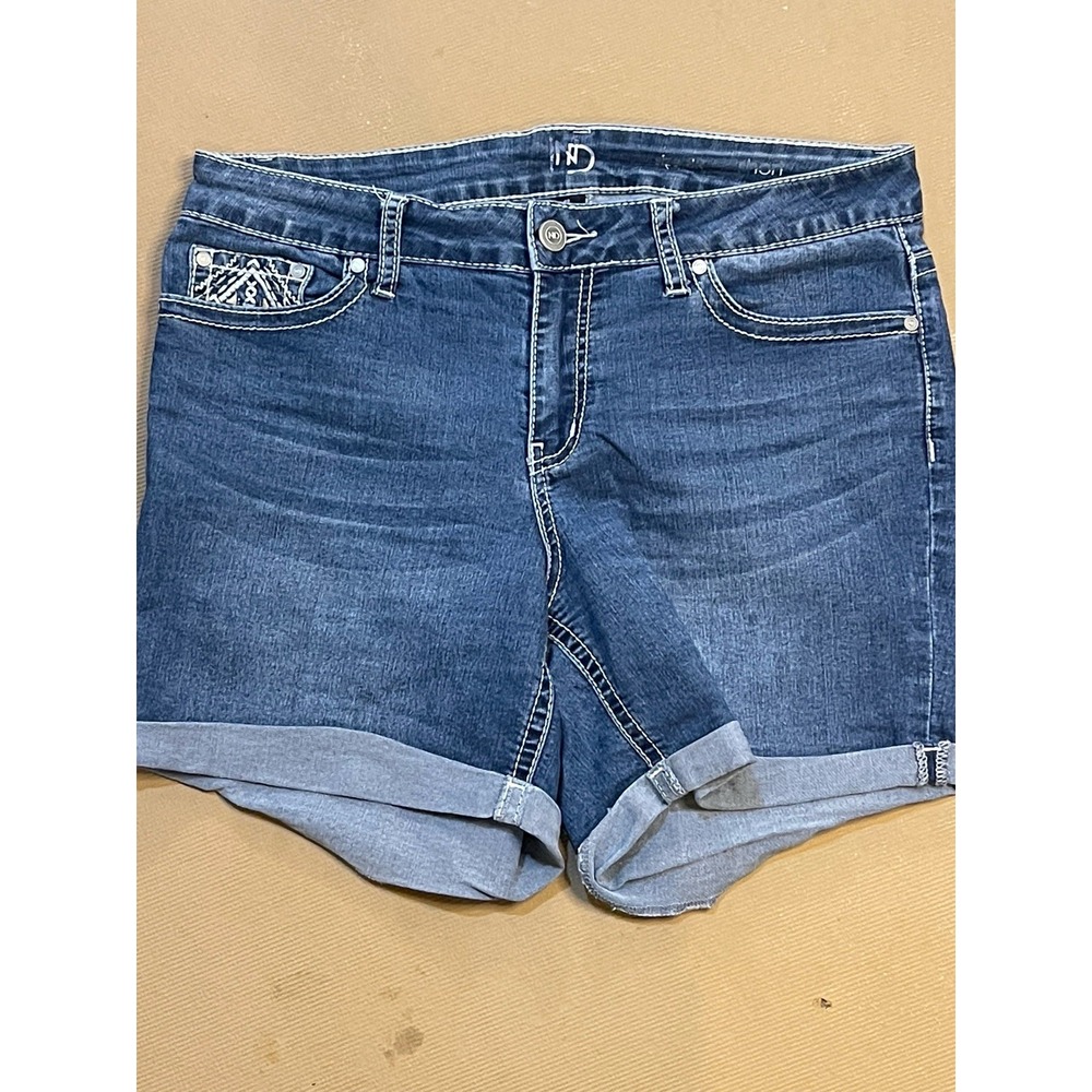 New Directions Weekend Blue Denim Embroidered Shorts Womens 8R W32 L5 Mid Rise